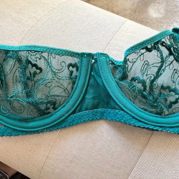 Sale! Vintage Balcony Bra Authentic 80's Green Lace bra by LE MYSTÈRE - Picture 4 of 14